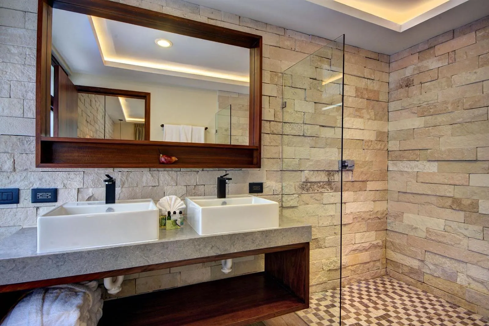 Sixteen Bedrooms Villa In פלאייה דל כרמן 0*,  מקסיקו