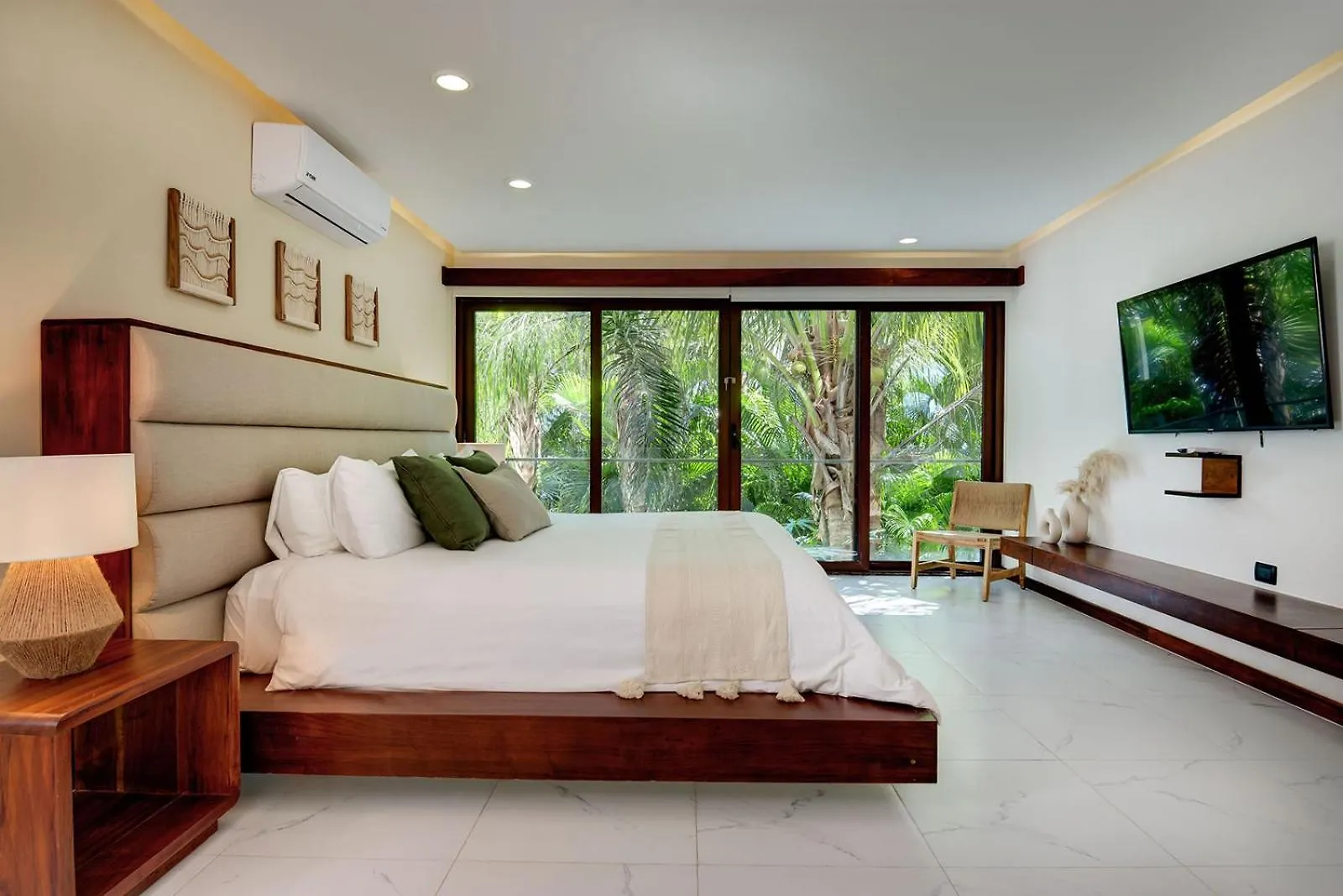 Sixteen Bedrooms Villa In Playa Del Carmen 0*,  Mexico