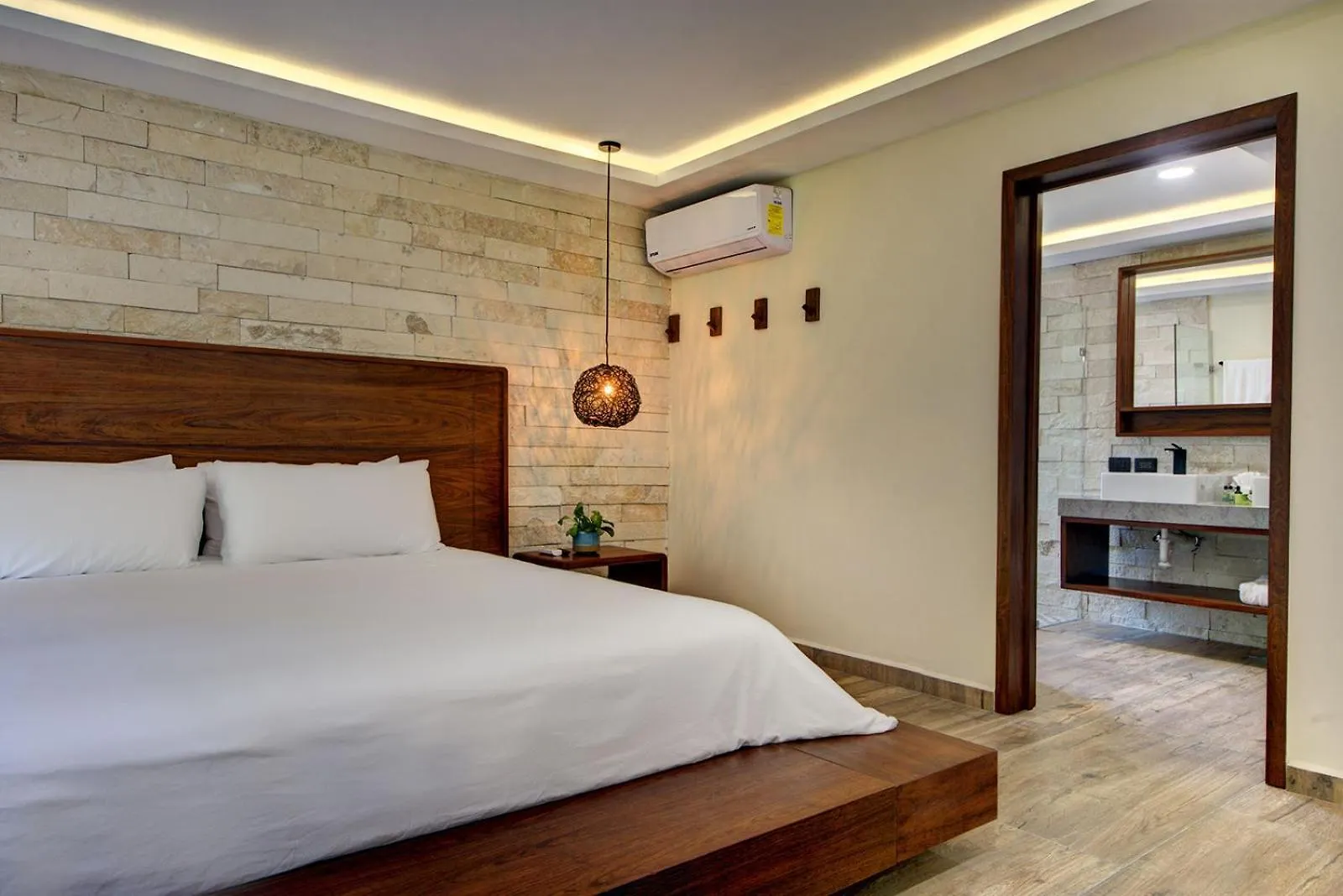 Sixteen Bedrooms Villa In Playa Del Carmen 0*,