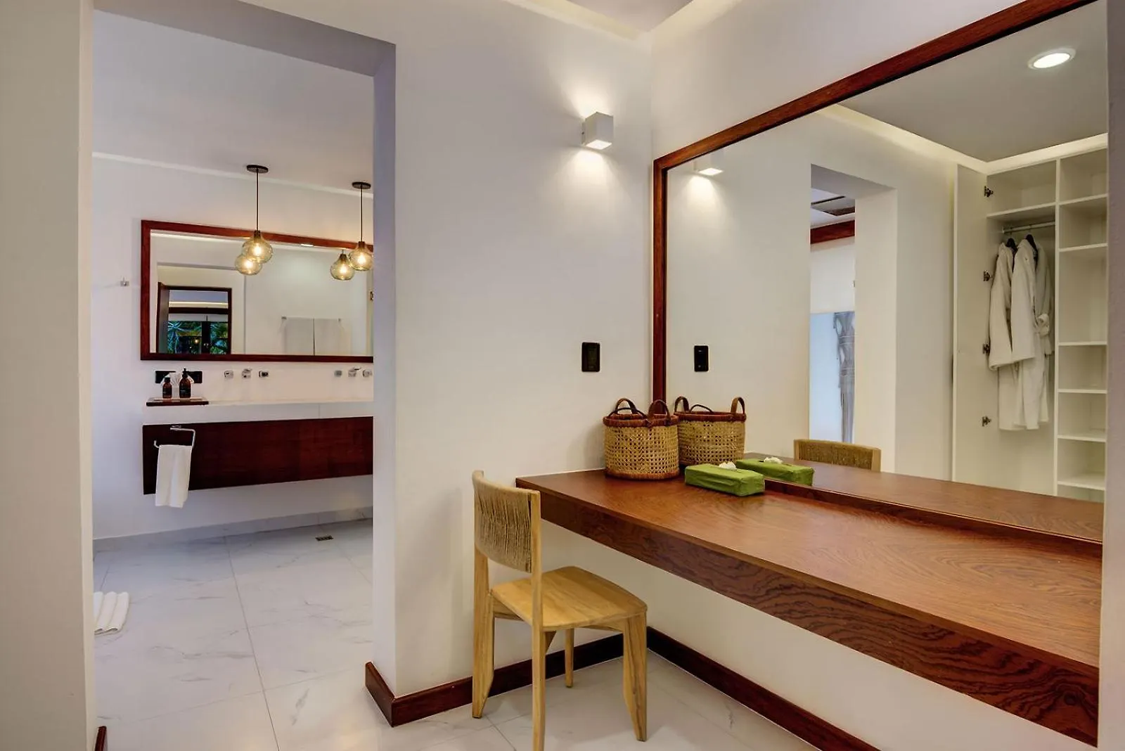 Sixteen Bedrooms Villa In Playa Del Carmen Mexico